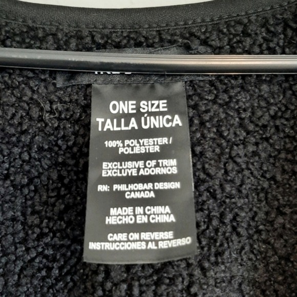 Poncho Black Textured. - Picture 3 of 5